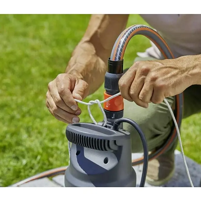 Gardena Tlačna potopna pumpa 6100/5 Inox - 1.100 kW, Maksimalni protok: 6.100 l/h, Maksimalni tlak: 4,7 bar - Proizvod u upotrebi