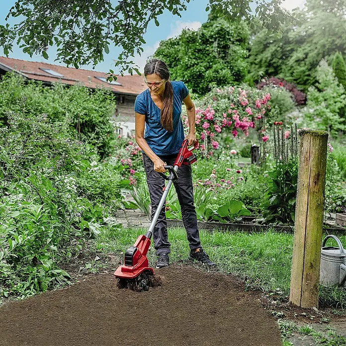 Einhell Akumulatorska kopačica GE-CR 18/20 Li E - Solo - Radna širina: 20 cm - Proizvod u upotrebi