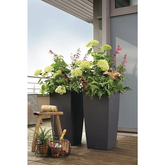 Lechuza Color Pflanzsäule eckig Cubico - Außenmaß (L x B x H): 40 x 40 x 75 cm, Kunststoff, Schiefergrau - Stimmungsaufnahme