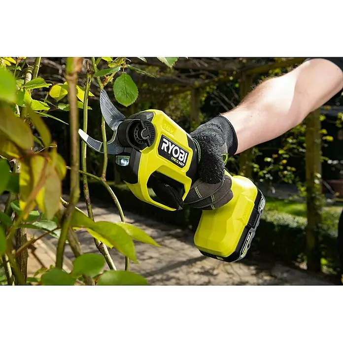 Ryobi ONE+ Aku vrtne škare RY18SCXA-0 - 18 V, Litij-ionska, Bez akumulatora, Maksimalna debljina grane: 28 mm - Proizvod u upotrebi