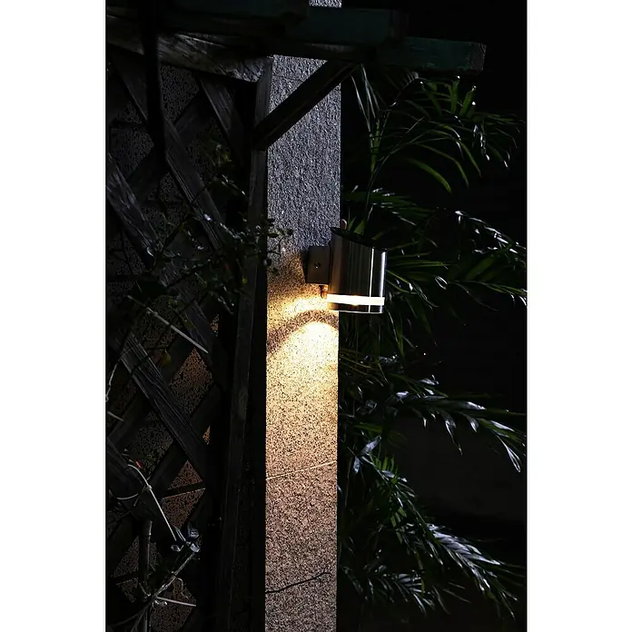 BAUHAUS Solarleuchte - Silber, 12 x 9 x 12,5 cm - Stimmungsaufnahme