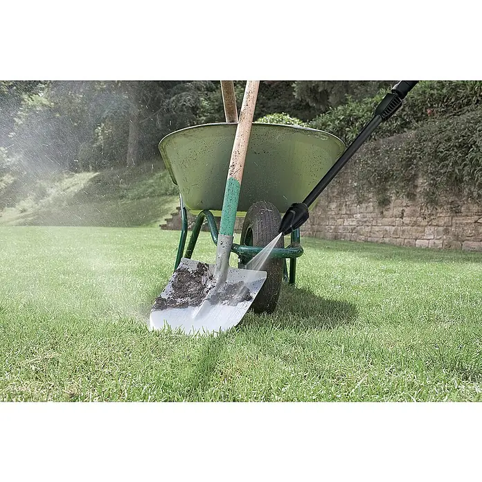 Kärcher Hidrolimpiadora de alta presión K 4 Universal Edition - Presión máx.: 130 bar, Capacidad de bombeo: 420 l/h - Producto en uso