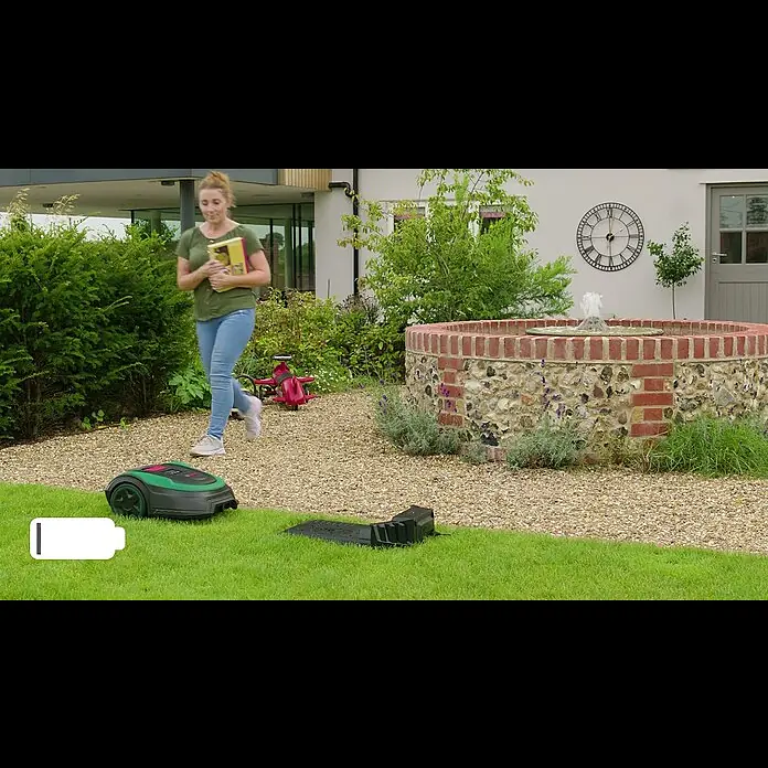 Bosch Robot cortacésped Indego M 700 - 18 V, Iones de litio, 2,5 Ah, 1 batería, Recomendación máxima de superficie: 700 m² - Bosch_Mähroboter