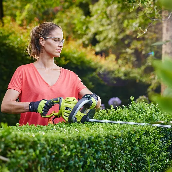 Ryobi Električne škare za živicu RHT5150 - 500 W, Duljina reza: 50 cm - Proizvod u upotrebi