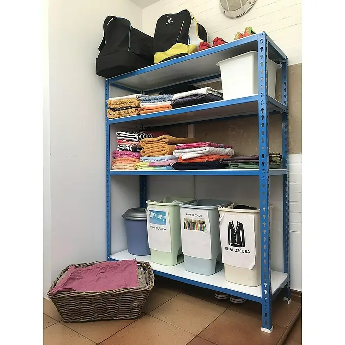 Simonrack Simonclick Estantería metálica - L x An x Al: 50 x 90 x 150 cm, Capacidad de carga: 180 kg/balda, Número de baldas: 4 ud., Inserción, Azul/Blanco - Producto en uso