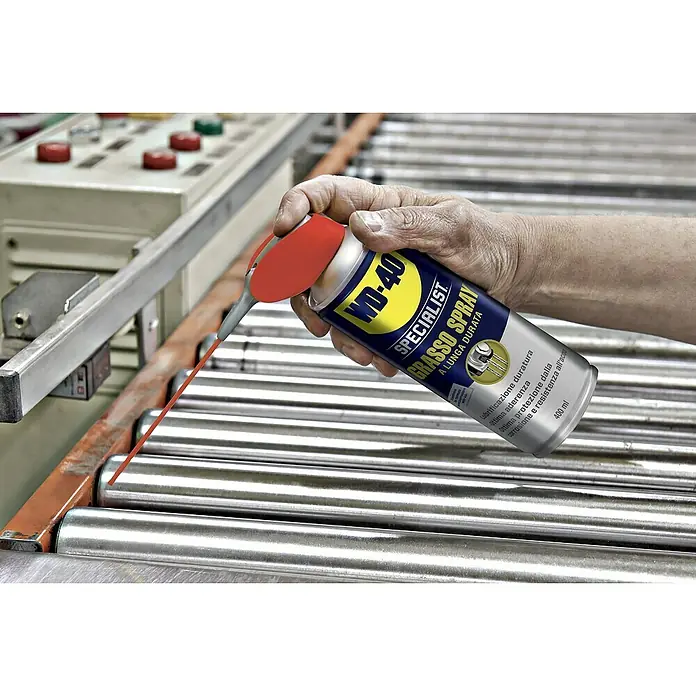 WD-40 Specialist Grasa de lubricación de alto rendimiento - 400 ml - Producto en uso