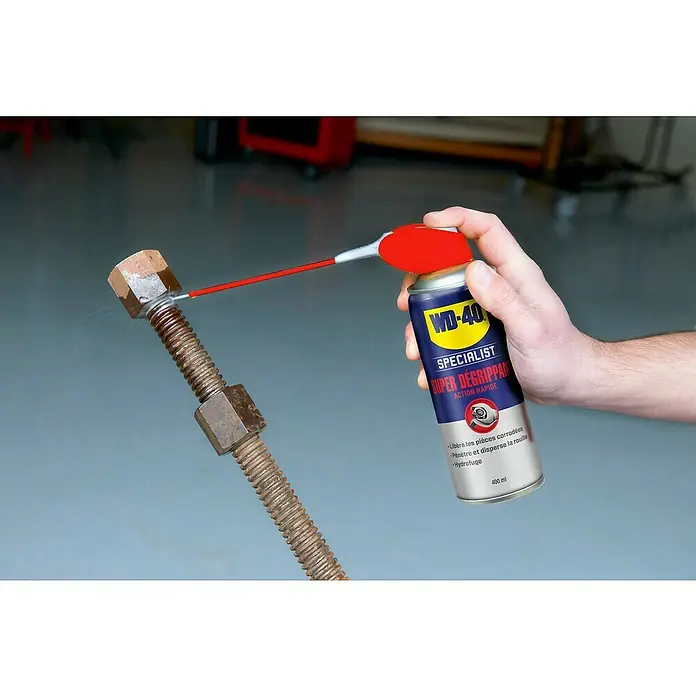 WD-40 Specialist Penetrante antióxido de acción rápida - 400 ml - Producto en uso