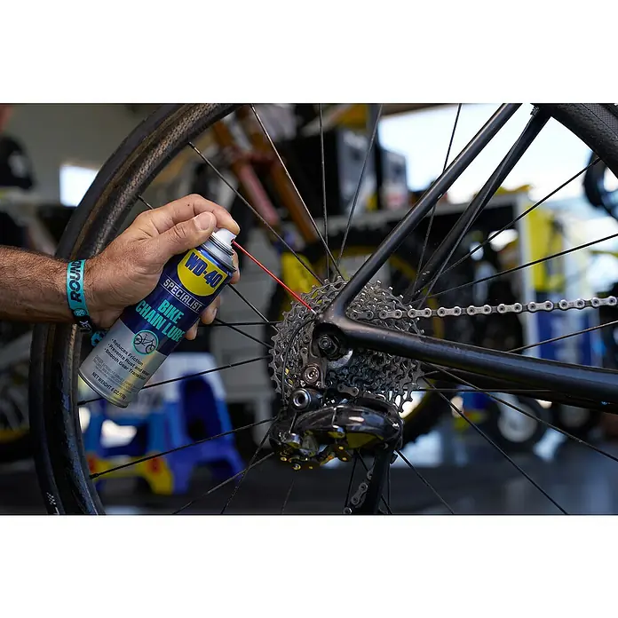WD-40 Bike Lubricante de PTFE Lube All Conditions - 250 ml - Producto en uso