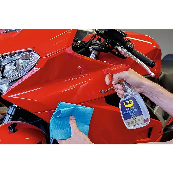 WD-40 Specialist Limpiador Total - 500 ml - Producto en uso