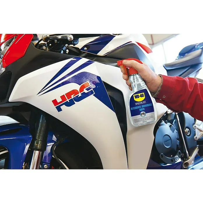 WD-40 Specialist Limpiador Total - 500 ml - Producto en uso