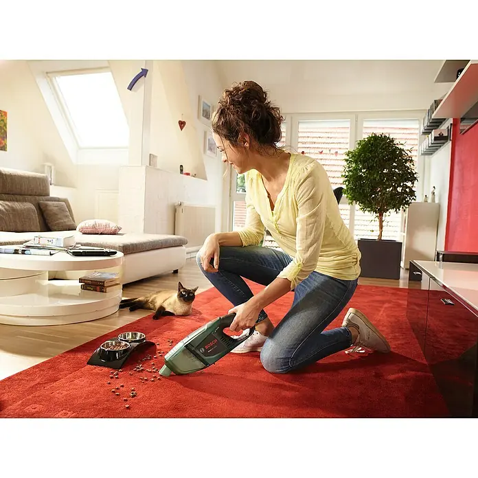 Bosch Akku-Handstaubsauger EasyVac 12 - 12 V, Li-Ionen, Ohne Akku, Luftmenge: 1.200 l/min - Anwendungsbeispiel