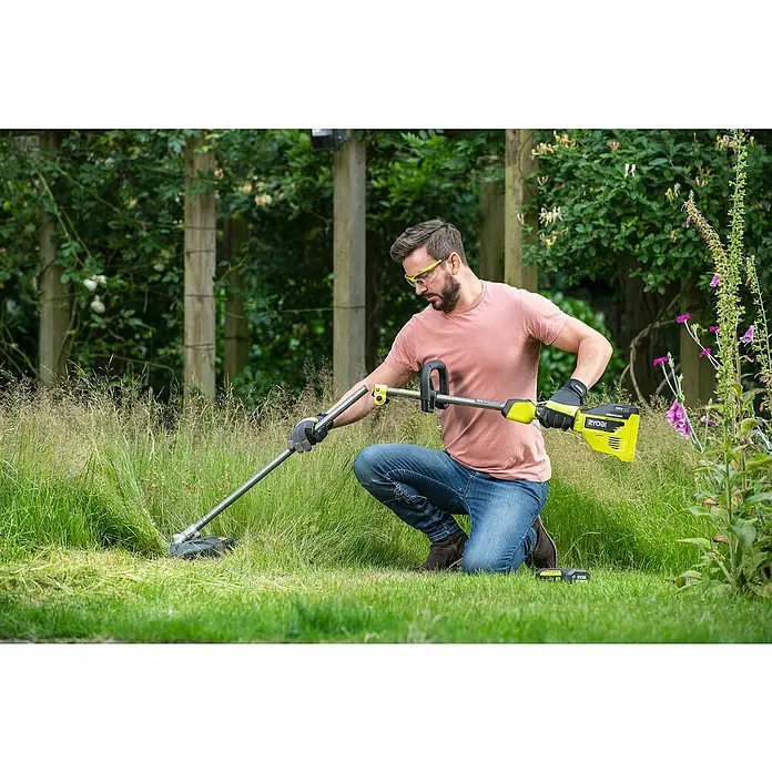 Ryobi Max Power Accu Grastrimmer RY36ELTX33-0 - 36 V, Li-ion, Excl. accu, Snijbreedte: 28 cm - 33 cm - Toepassingsvoorbeeld