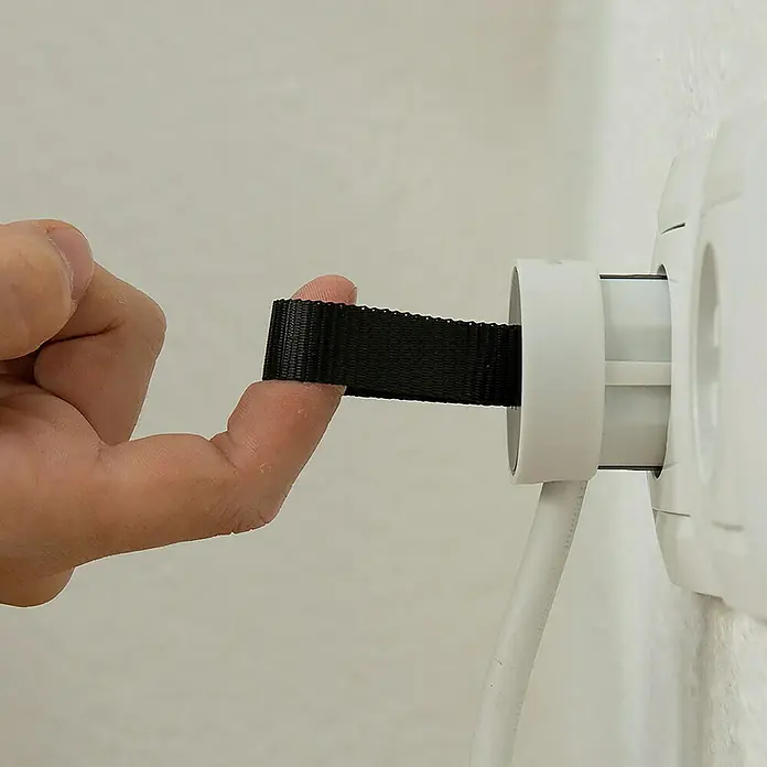 Simon Base aérea móvil - 16 A, IP20, Blanco, Negro - Producto en uso