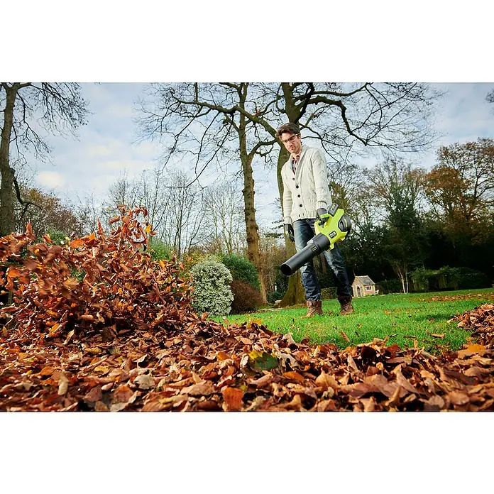 Ryobi Max Power Accubladblazer RY36BLXB-0 - 36 V, Li-ion, Excl. accu, Blaassnelheid: 306 km/u - Toepassingsvoorbeeld
