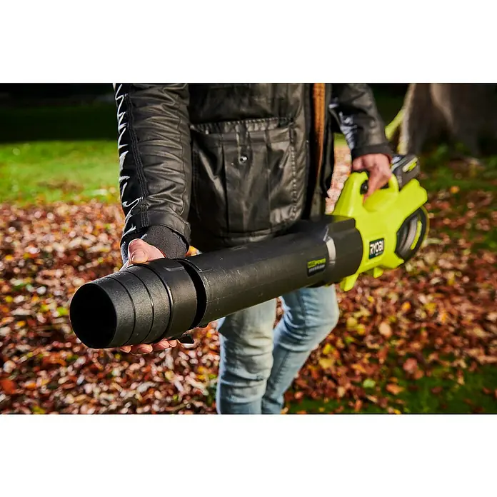 Ryobi Max Power Accubladblazer RY36BLXB-0 - 36 V, Li-ion, Excl. accu, Blaassnelheid: 306 km/u - Toepassingsvoorbeeld
