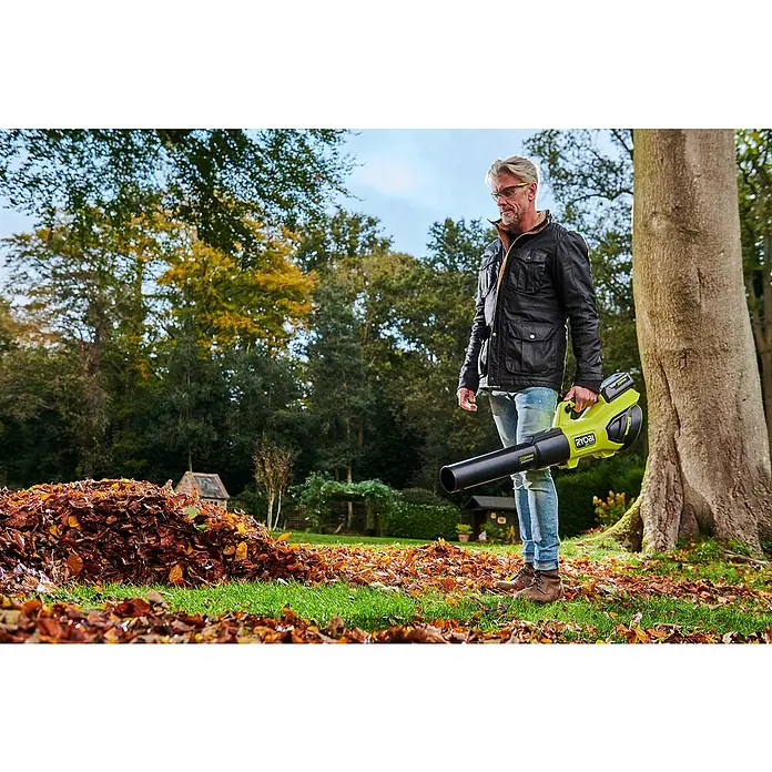 Ryobi Max Power Accubladblazer RY36BLXB-0 - 36 V, Li-ion, Excl. accu, Blaassnelheid: 306 km/u - Toepassingsvoorbeeld