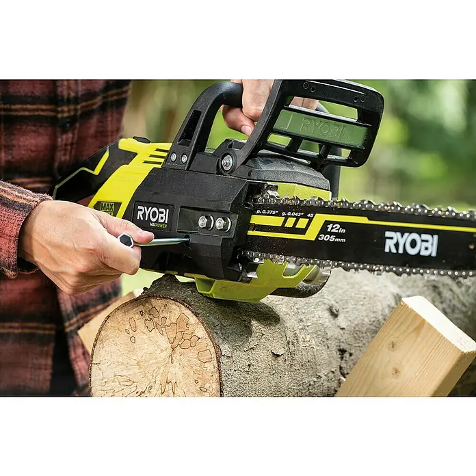 Ryobi Max Power Accukettingzaag RY36CSX40B-0 - 36 V, Li-ion, Excl. accu, Lengte zaagblad: 40 cm - Toepassingsvoorbeeld