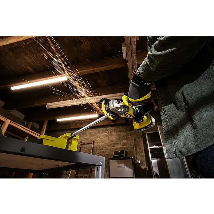 Ryobi ONE+HP Akku-Winkelschleifer RAG18X-0 Performance - 18 V, Ohne Akku, Durchmesser Scheibe: 125 mm - Anwendungsbeispiel