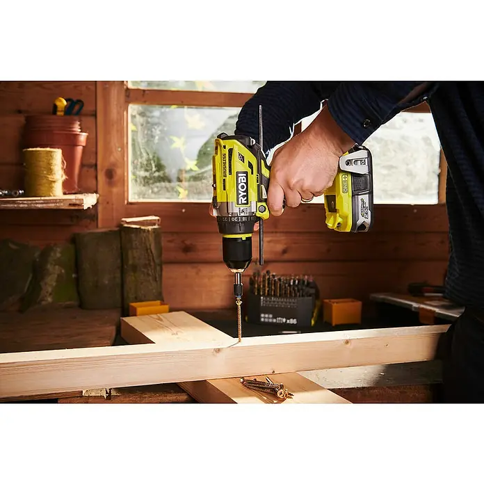 Ryobi ONE+ Akku-Schlagbohrschrauber R18PD7-0 - 18 V, Ohne Akku, Leerlaufdrehzahl: 0 U/min - 1.800 U/min - Anwendungsbeispiel