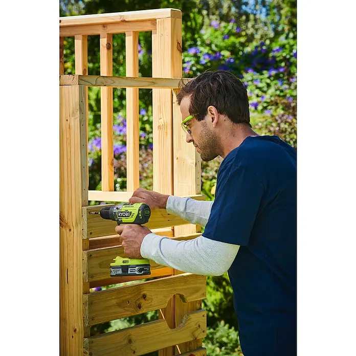 Ryobi ONE+ Taladro atornillador percutor de batería R18PD5-0 - 18 V, Sin batería, Número de revoluciones de marcha en vacío: 0 r.p.m. - 1.400 r.p.m. - Producto en uso