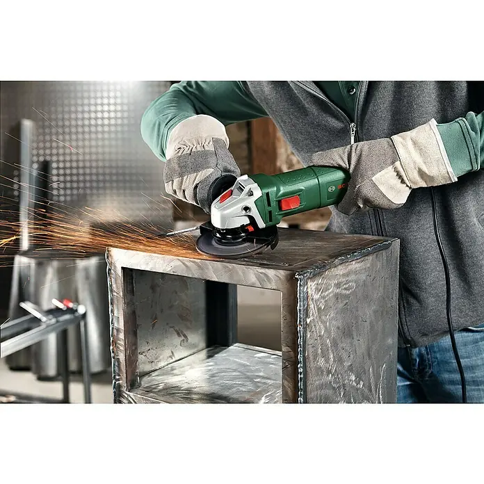 Bosch Winkelschleifer PWS 700-115 - 700 W, Durchmesser Scheibe: 115 mm, Leerlaufdrehzahl: 12.000 U/min - Anwendungsbeispiel