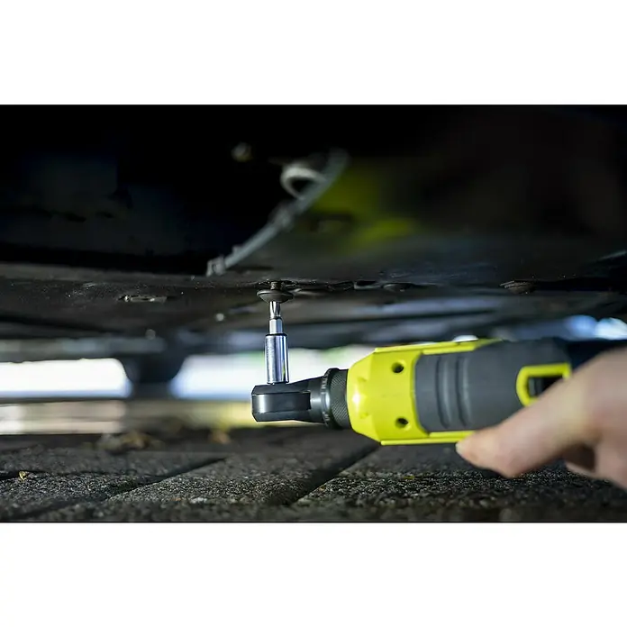 Ryobi ONE+ Akku-Ratschenschrauber R18RW2-0 - 18 V, Ohne Akku, ¼″, 60 Nm - Anwendungsbeispiel