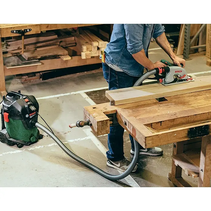 Bosch Staubsauger EasyVac 3 - 700 W, Behältervolumen: 2,1 l - Anwendungsbeispiel