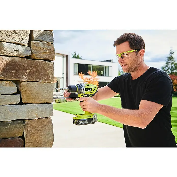 Ryobi ONE+ Akku-Schlagbohrschrauber R18PD7-0 - 18 V, Ohne Akku, Leerlaufdrehzahl: 0 U/min - 1.800 U/min - Anwendungsbeispiel