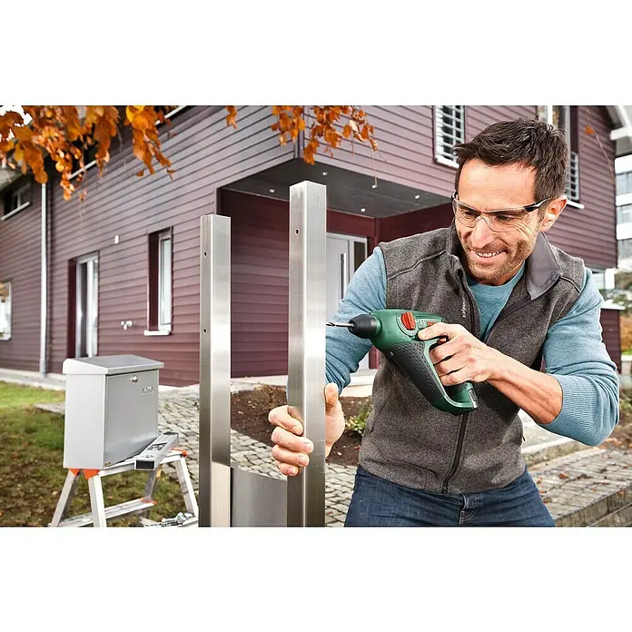 Bosch Akku-Bohrhammer Uneo - 12 V, Li-Ionen, 2 Ah, 1 Akku, Einzelschlagstärke: 0,5 J - Anwendungsbeispiel
