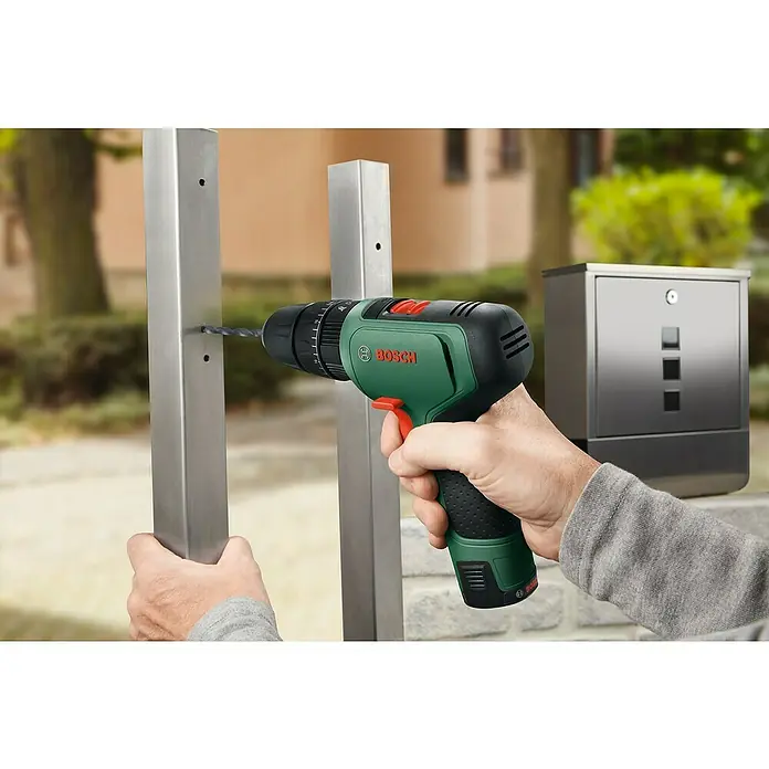 Bosch Akku-Schlagbohrschrauber EasyImpact 1200 - 12 V, 2 Akkus, 1,5 Ah - Anwendungsbeispiel