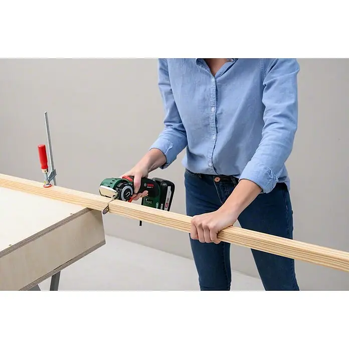 Bosch 18 V Power for All NanoBlade-Säge AdvancedCut 18 - Leerlaufdrehzahl: 7.000 U/min, 18 V, 1 Akku - Anwendungsbeispiel