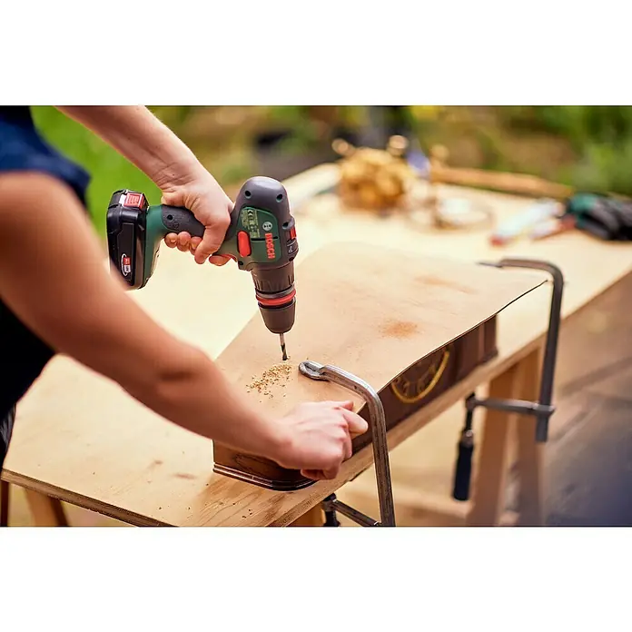Bosch 18 V Power for All Akku-Schlagbohrschrauber AdvancedImpact 18 - 18 V, 2 Akkus, 2,5 Ah, Leerlaufdrehzahl: 0 U/min - 1.500 U/min - Anwendungsbeispiel