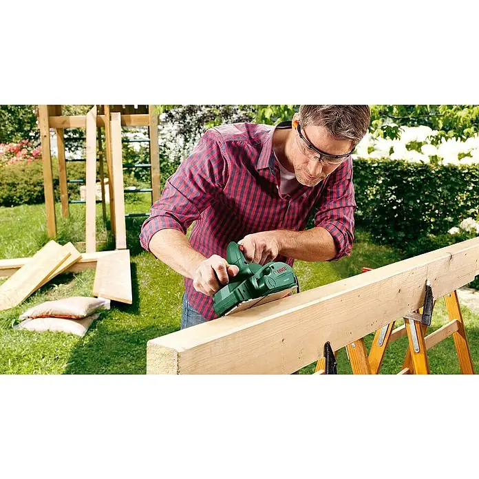 Bosch Handhobel PHO 1500 - 550 W, Hobeltiefe: 0 mm - 1,5 mm, 19.500 U/min - Anwendungsbeispiel