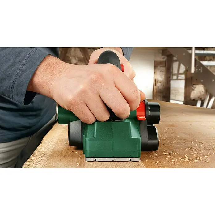 Bosch Handhobel PHO 2000 - 680 W, Hobeltiefe: 0 mm - 2 mm, 19.500 U/min - Anwendungsbeispiel