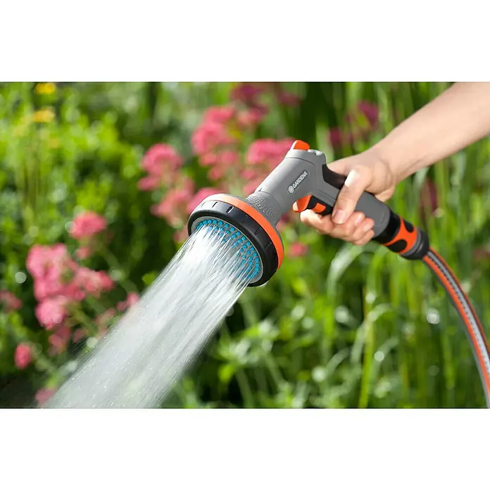 Gardena Comfort Multi prskalica - Broj mlaza za raspršivanje: 2 Kom. - Proizvod u upotrebi