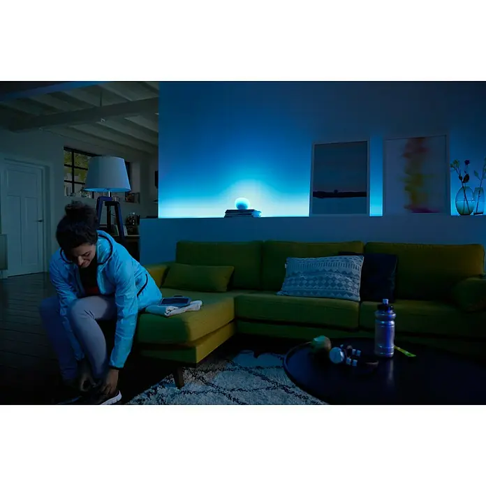 Philips Hue Pack bombillas LED Kit con mando a distancia - 10 W, E27, RGBW, Temperatura de color ajustable - Producto en uso