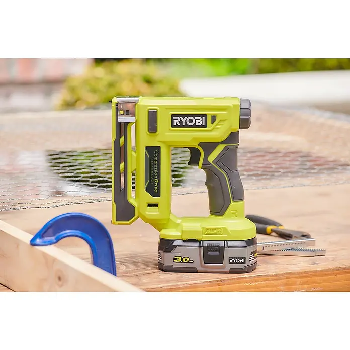Ryobi ONE+ Akku-Tacker R18ST50-0 - 18 V, Li-Ionen, Anzahl Akkus: Ohne Akku - Stimmungsaufnahme