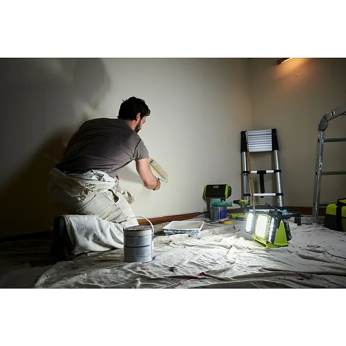 Ryobi ONE+ LED-Akkustrahler RLP18-0 - 18 V, Ohne Akku, 3.000 lm - Anwendungsbeispiel