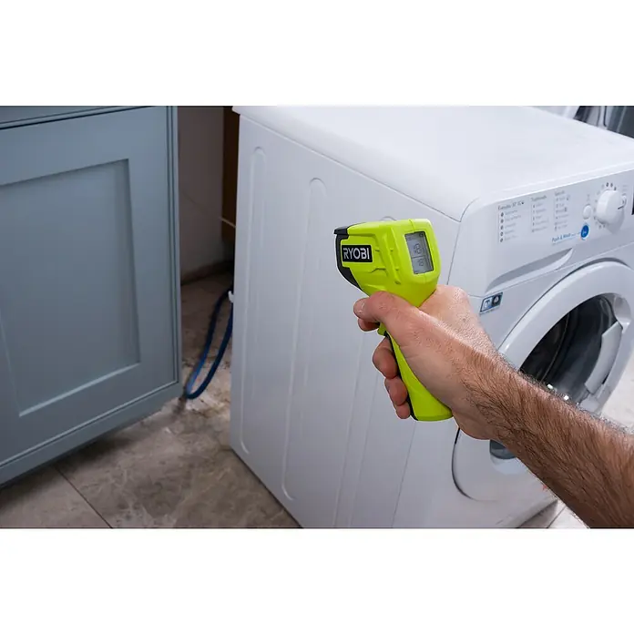 Ryobi Infrarot-Thermometer RBIRT08 - Messbereich: -50 °C bis +500 °C - Anwendungsbeispiel