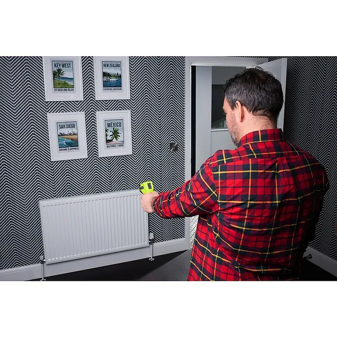 Ryobi Infrarot-Thermometer RBIRT08 - Messbereich: -50 °C bis +500 °C - Anwendungsbeispiel