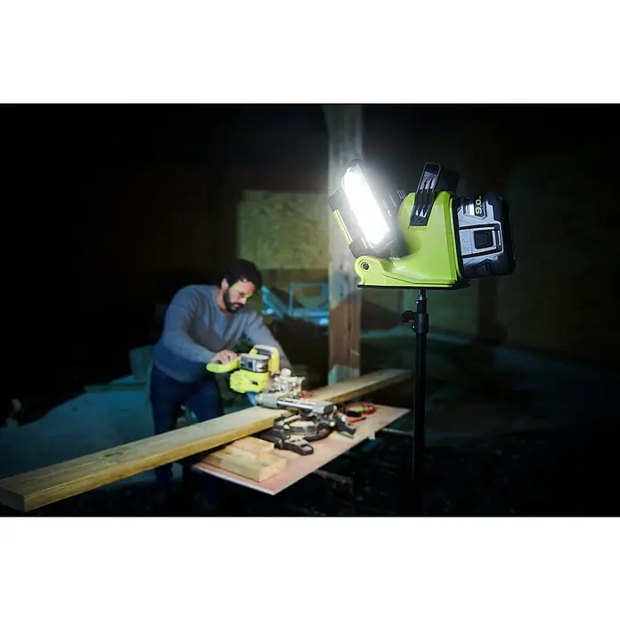 Ryobi ONE+ LED-Akkustrahler RLP18-0 - 18 V, Ohne Akku, 3.000 lm - Anwendungsbeispiel
