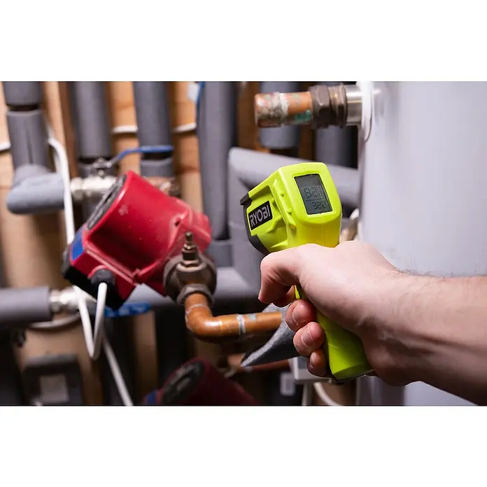 Ryobi Infrarot-Thermometer RBIRT08 - Messbereich: -50 °C bis +500 °C - Anwendungsbeispiel