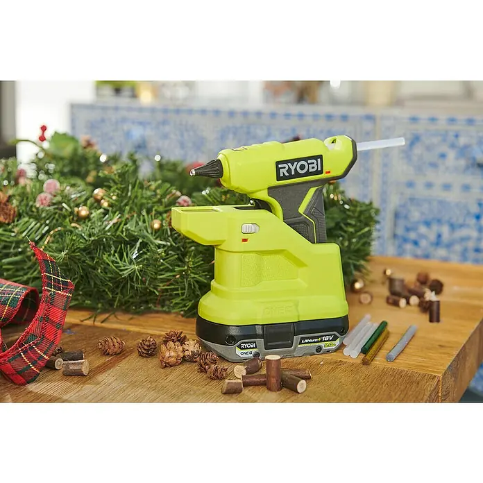 Ryobi ONE+ Akku-Heißklebepistole RGLM18-0 - 18 V, Ohne Akku, Durchmesser Klebepatrone: 7 mm - Stimmungsaufnahme