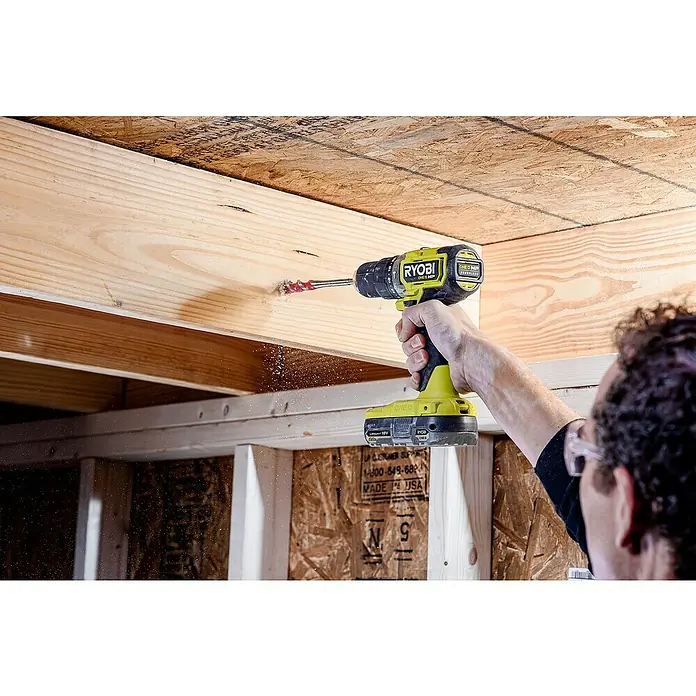 Ryobi ONE+ Akku-Schlagbohrschrauber-Set RPD18C-320S - 18 V, 2 Ah, 2 Akkus, Leerlaufdrehzahl: 0 U/min - 1.700 U/min - Anwendungsbeispiel