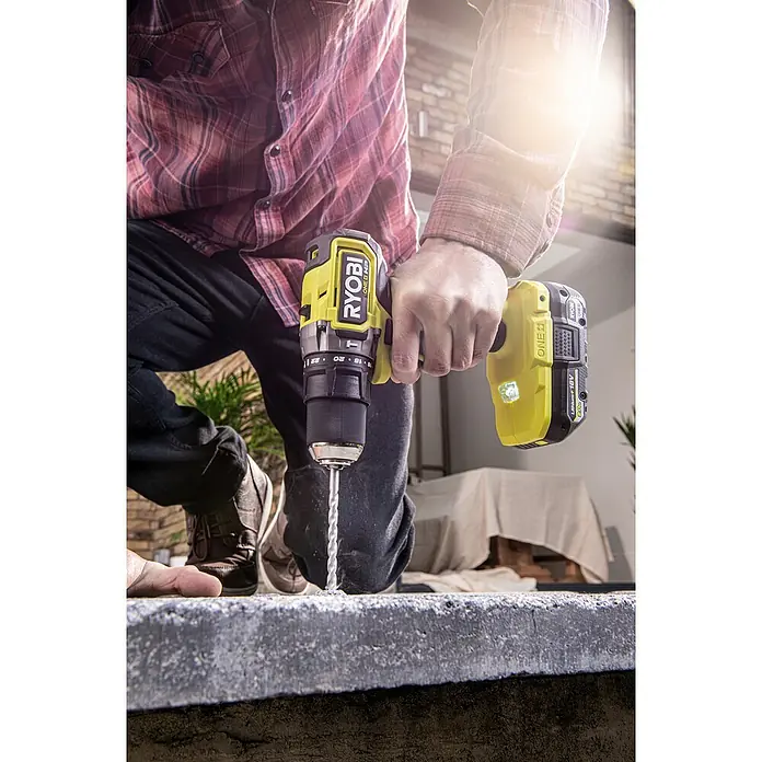 Ryobi ONE+ Akku-Schlagbohrschrauber-Set RPD18C-320S - 18 V, 2 Ah, 2 Akkus, Leerlaufdrehzahl: 0 U/min - 1.700 U/min - Anwendungsbeispiel