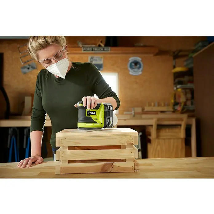 Ryobi ONE+ Akku-Exzenterschleifer RROS18-0 - 18 V, Ohne Akku, Durchmesser Schleifteller: 125 mm - Anwendungsbeispiel