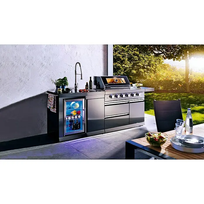Buschbeck Outdoorküche Cambridge - L x B x H: 262 x 60 x 119 cm, Stahl, Hauptgrillfläche: 68 x 46 cm, Anzahl Brenner: 6 - Stimmungsaufnahme