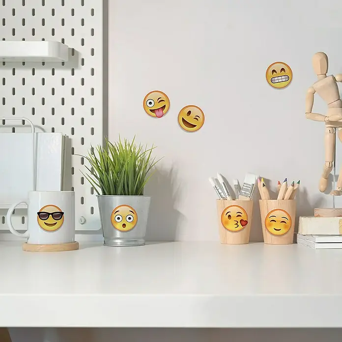 Adhesivos decorativos Emojis - Lámina autoadhesiva, 26 x 15 cm, Multicolor - Foto ambiente
