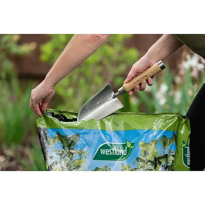 Kent & Stowe Blumenkelle - 32 cm - Anwendungsbeispiel