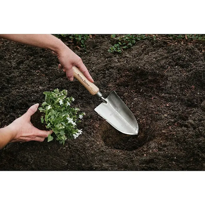 Kent & Stowe Blumenkelle - 32 cm - Anwendungsbeispiel